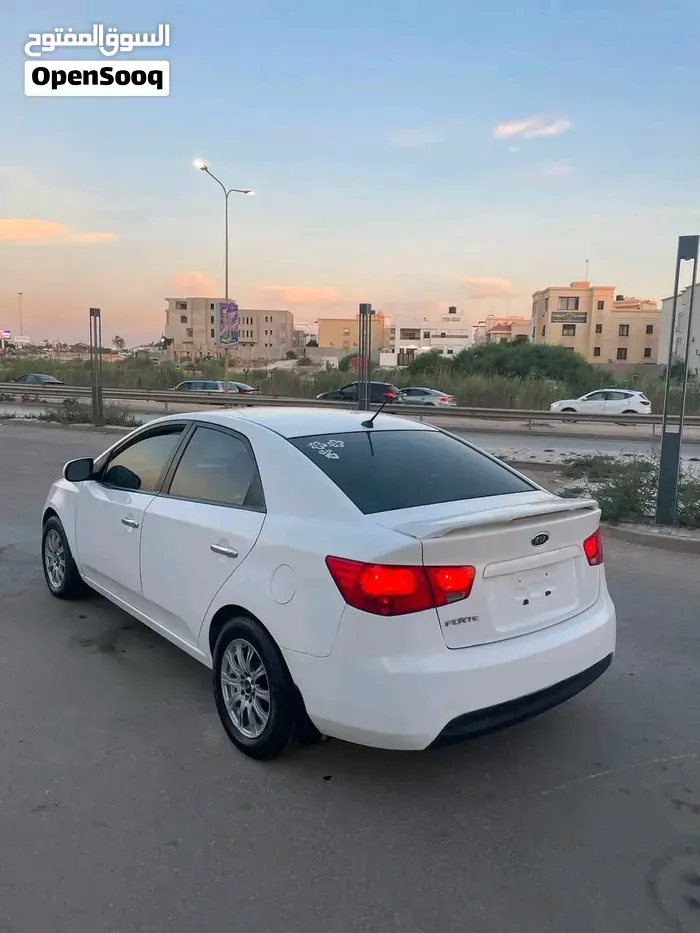 Kia Forte 2010 photo 4