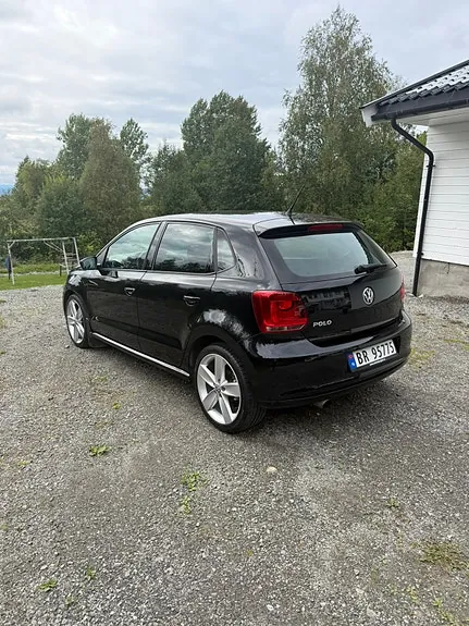 Volkswagen Polo 2010 photo 3