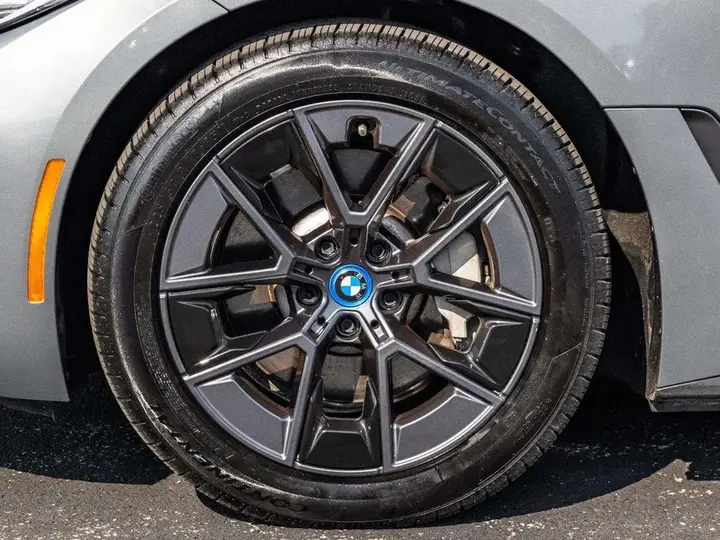 BMW I4 2024 photo 4