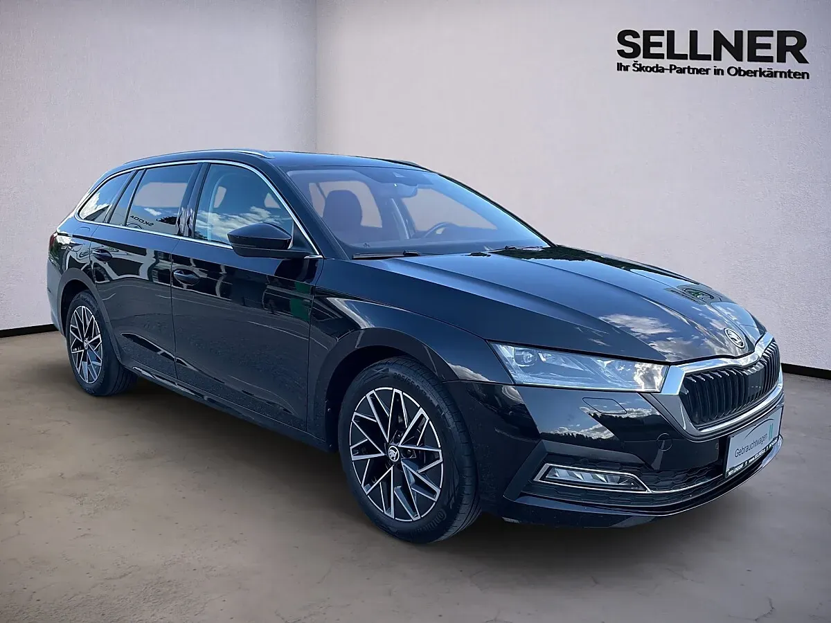 Skoda Octavia 2022 photo 2