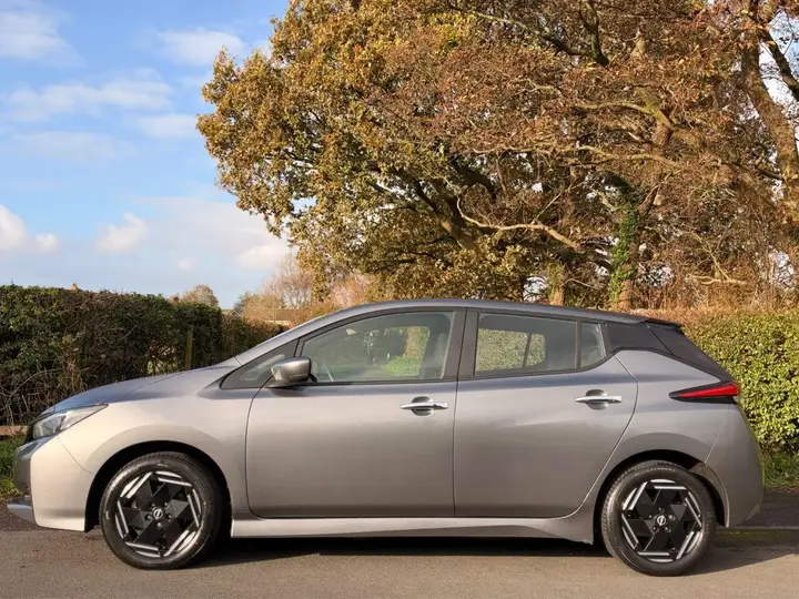 Nissan Leaf 2022 photo 4