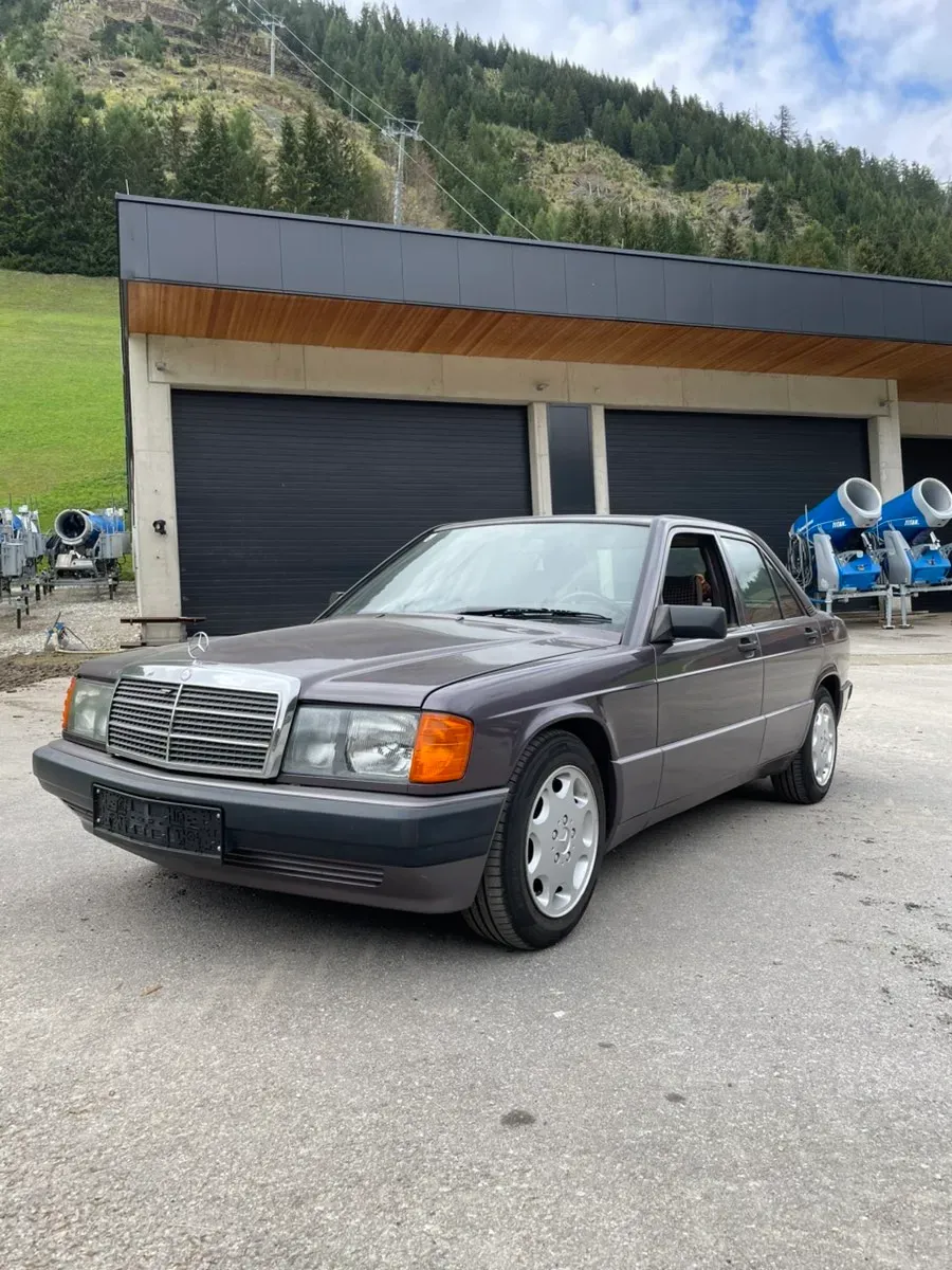 Mercedes-Benz 190 1992 photo 2