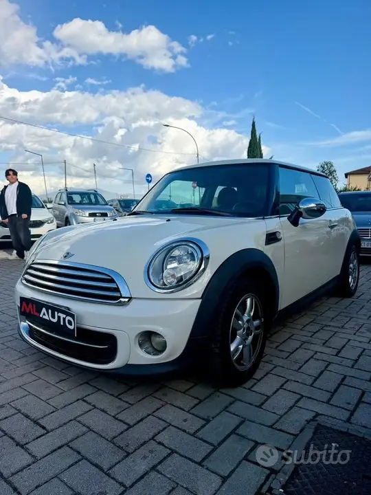Mini One 2011 photo 4