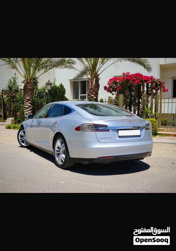 Tesla Model S 2016 photo 2