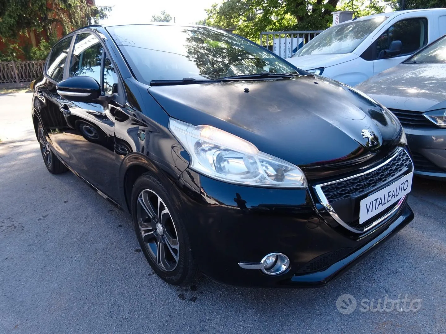 Peugeot 208 2014 photo 3