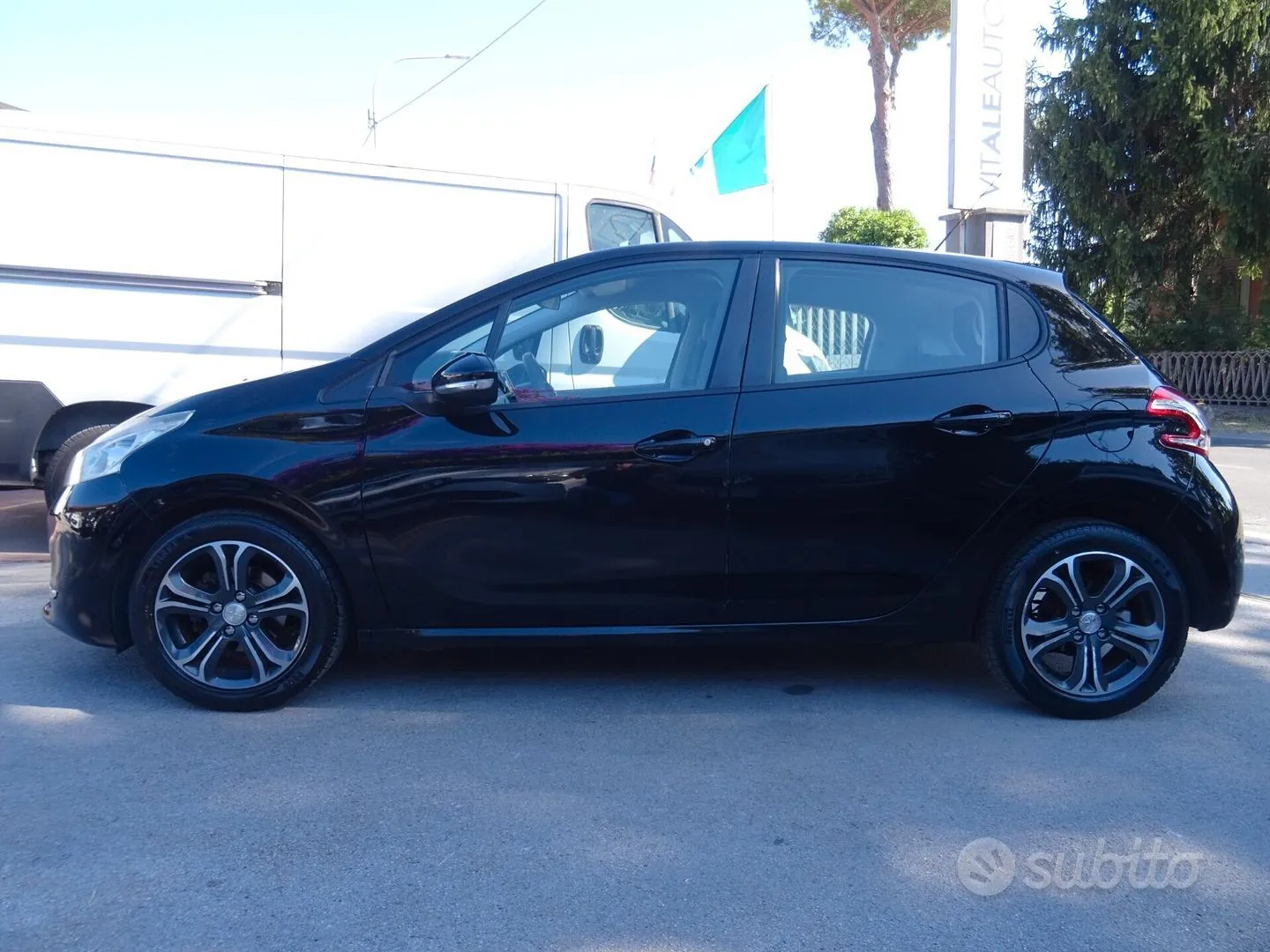 Peugeot 208 2014 photo 5