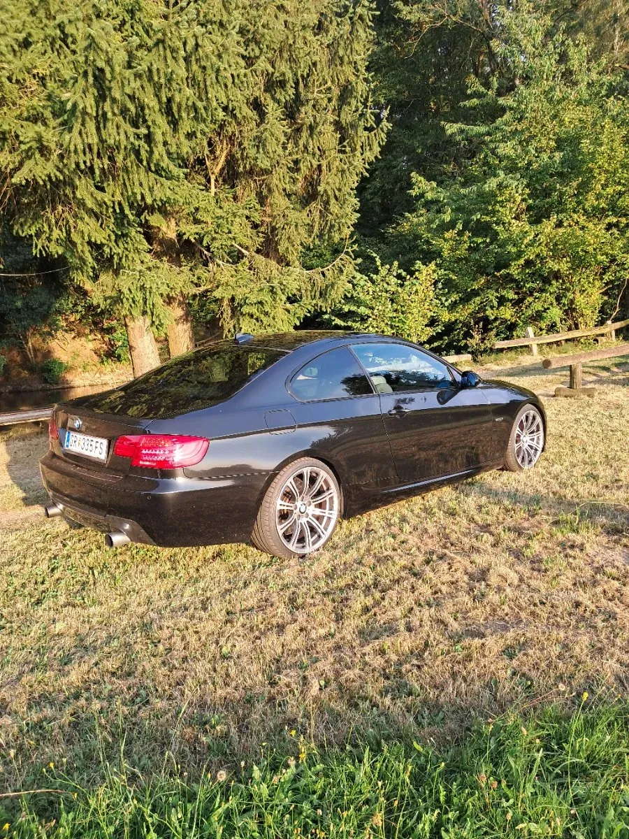 BMW 3 Series 2008 photo 2