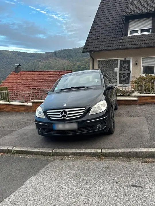 Mercedes-Benz B 200
