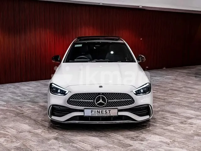 Mercedes-Benz C200 2025 photo 3