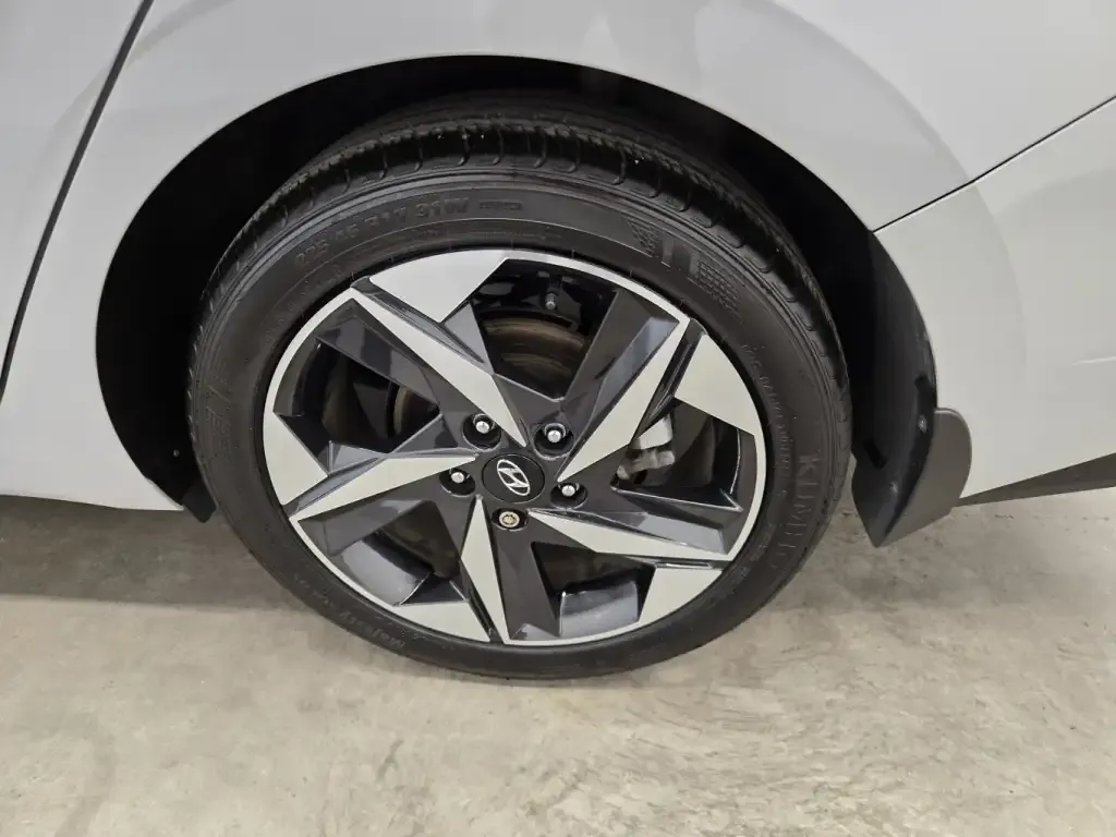 Hyundai Elantra 2023 photo 5