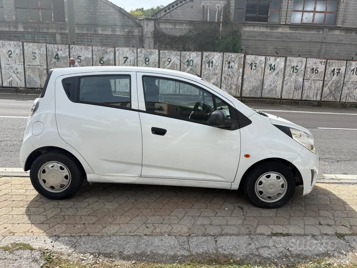 Chevrolet Spark 2011 photo 4