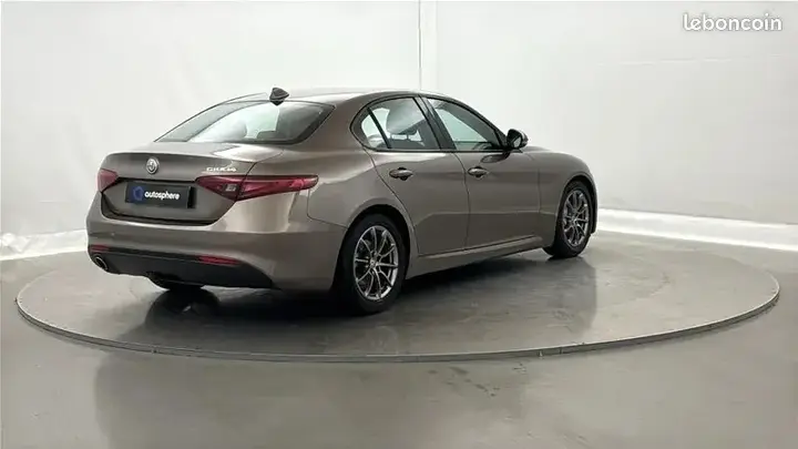 Alfa Romeo Giulia 2017 photo 5
