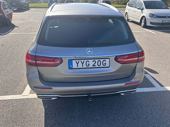 Mercedes-Benz E220 2021 photo 4