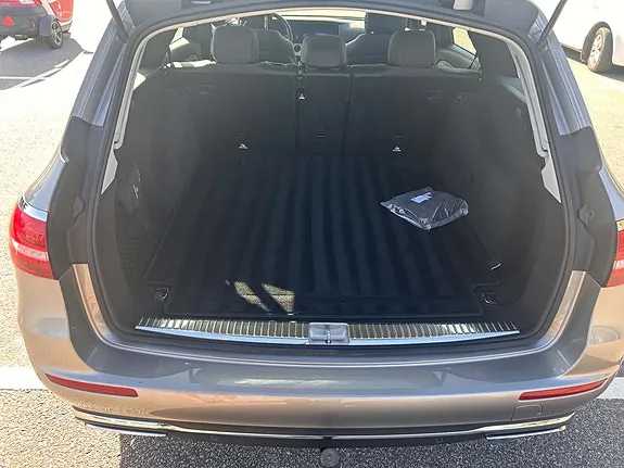 Mercedes-Benz E220 2021 photo 5
