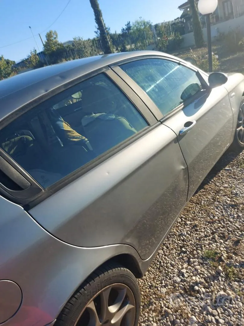 Alfa Romeo 147 2007 photo 4