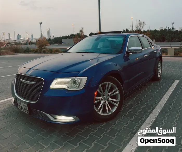 Chrysler 300 2019 photo 2