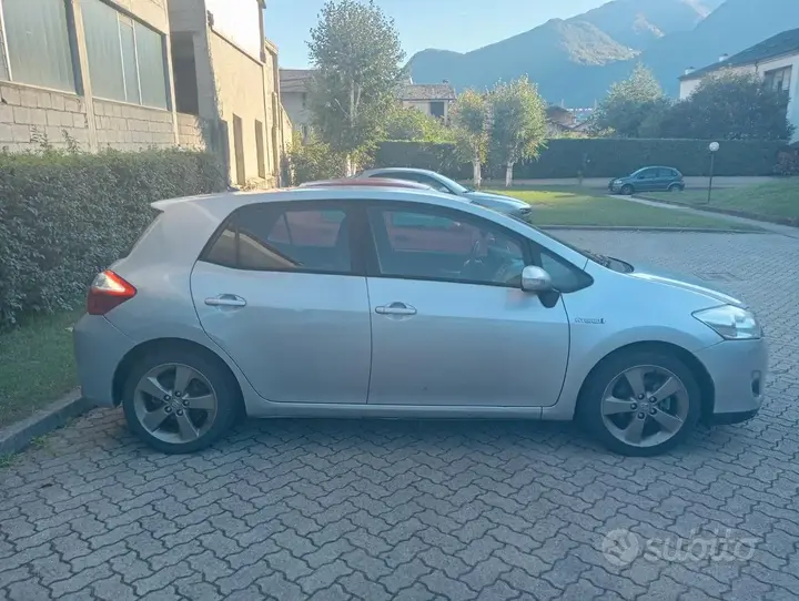 Toyota Auris 2012 photo 3