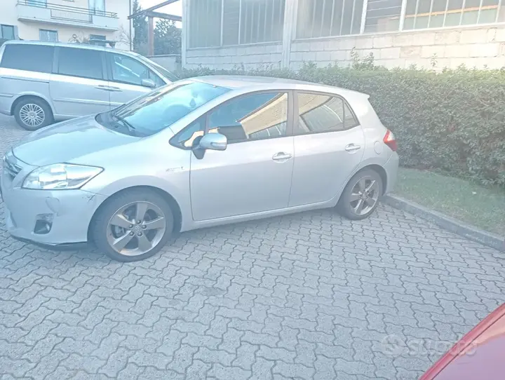 Toyota Auris 2012 photo 4