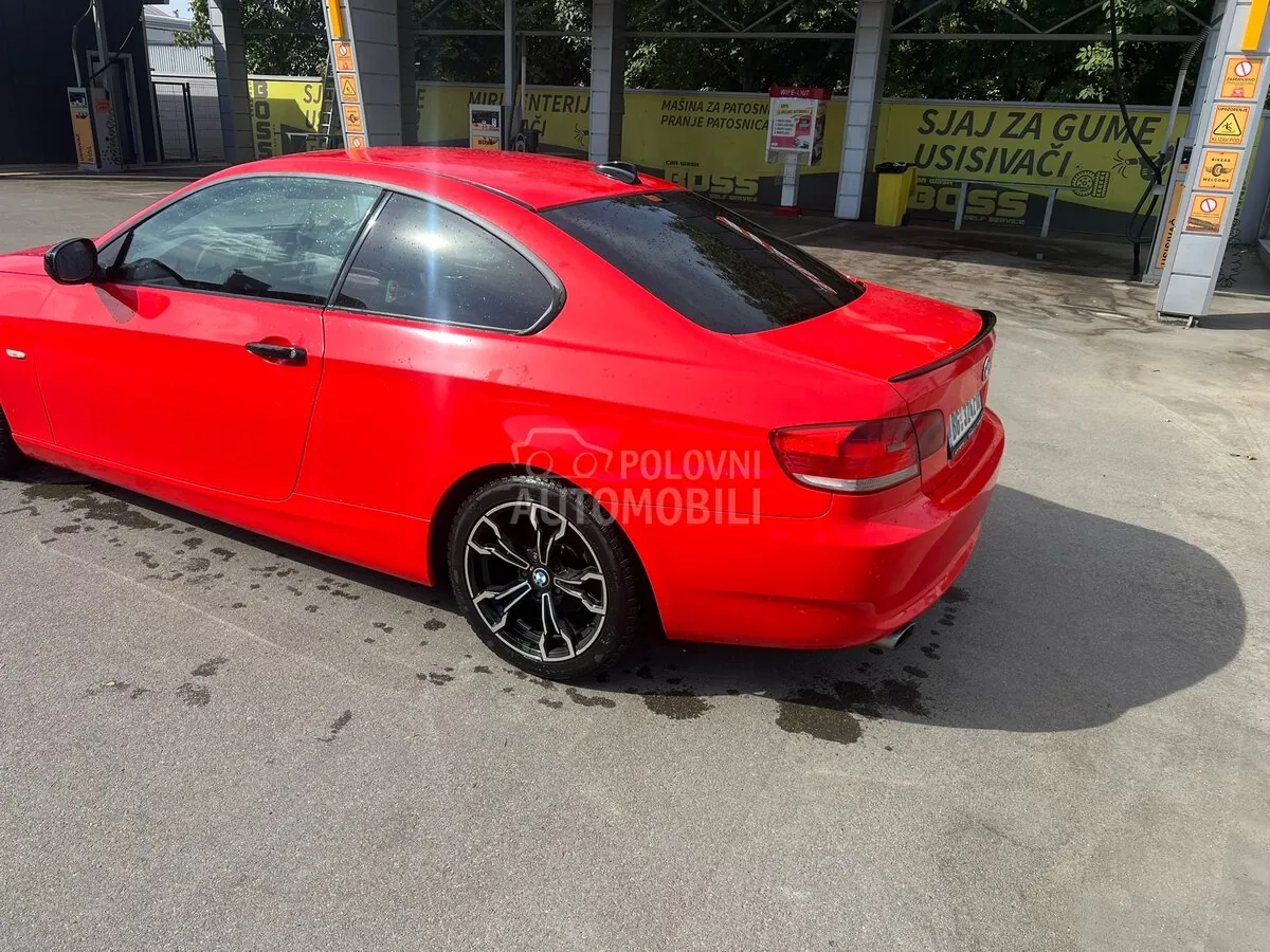 BMW 320 2009 photo 5