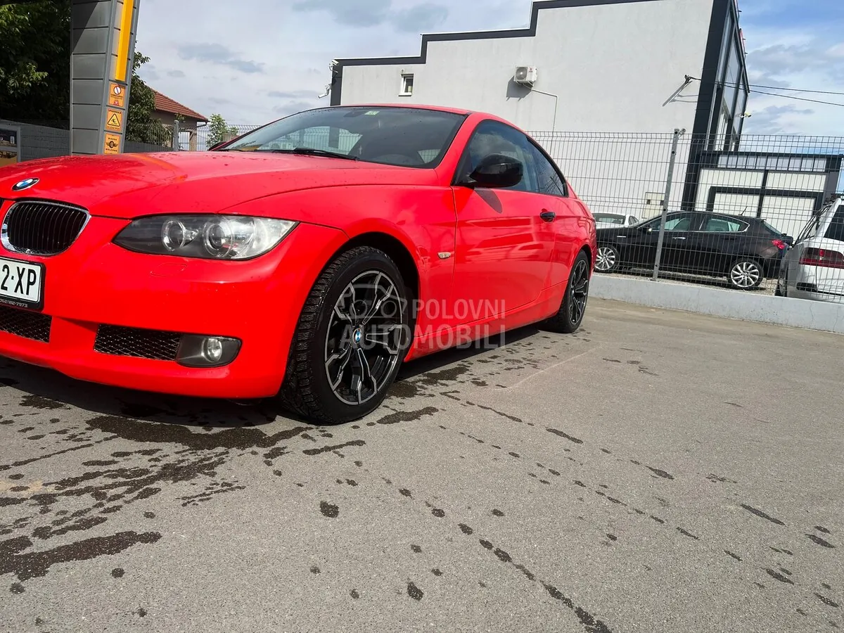 BMW 320 2009 photo 4