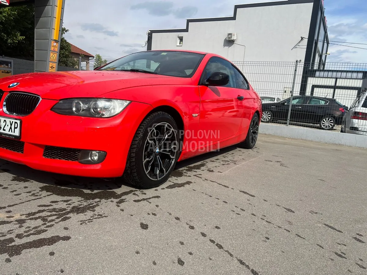 BMW 320 2009 photo 3
