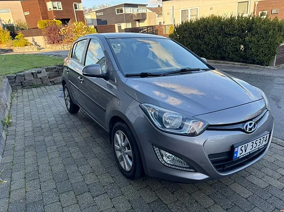 Hyundai I20 2013 photo 2