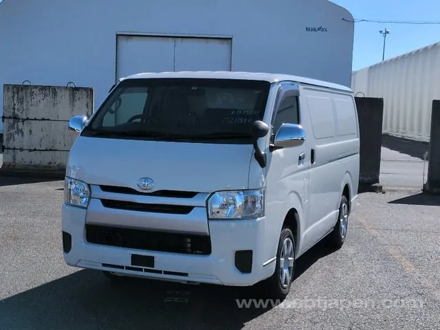 Toyota Regius Ace 2017 photo 2