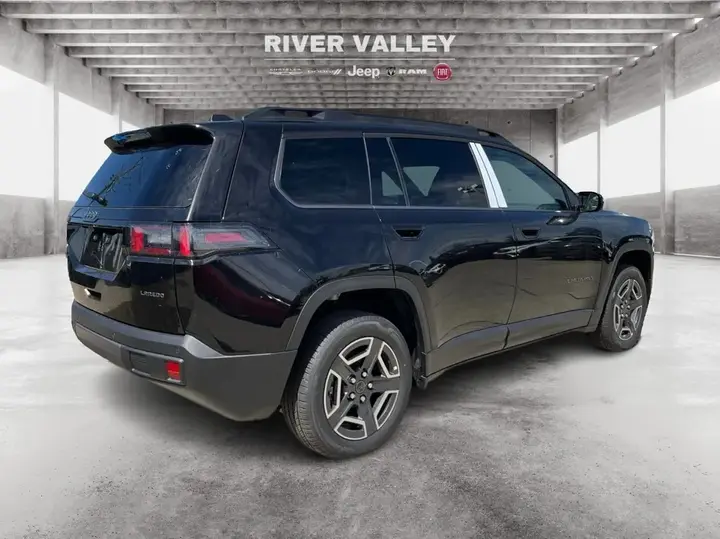 Jeep Cherokee 2026 photo 3