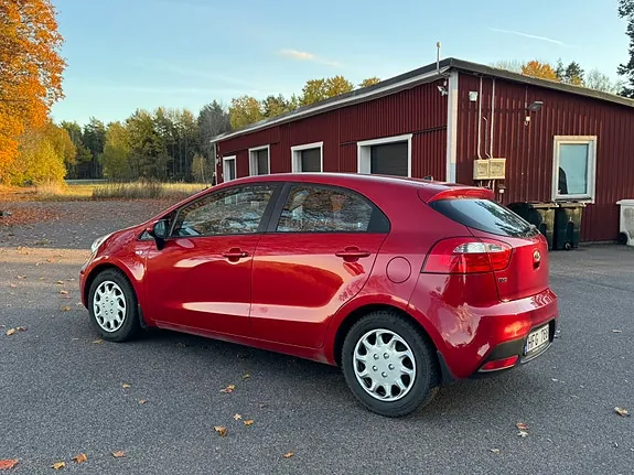 Kia Rio 2012 photo 2