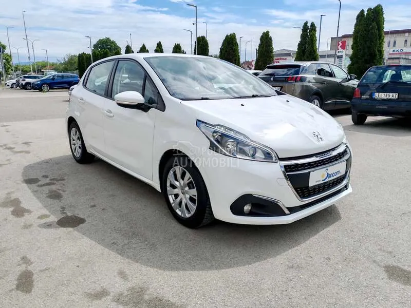 Peugeot 208 2019 photo 3