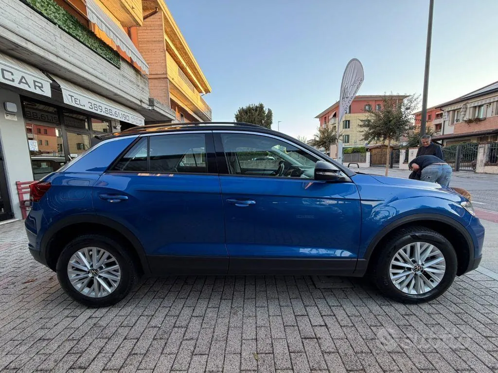 Volkswagen T-Roc 2022 photo 4