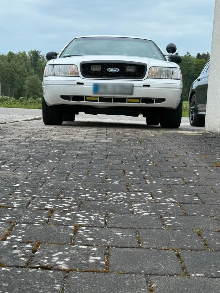 Ford Crown Victoria