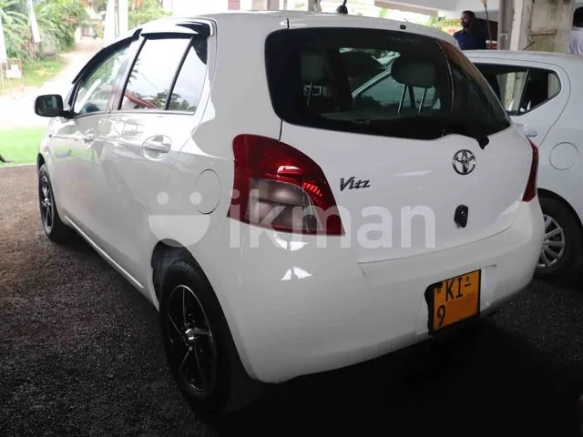 Toyota Vitz 2007 photo 4