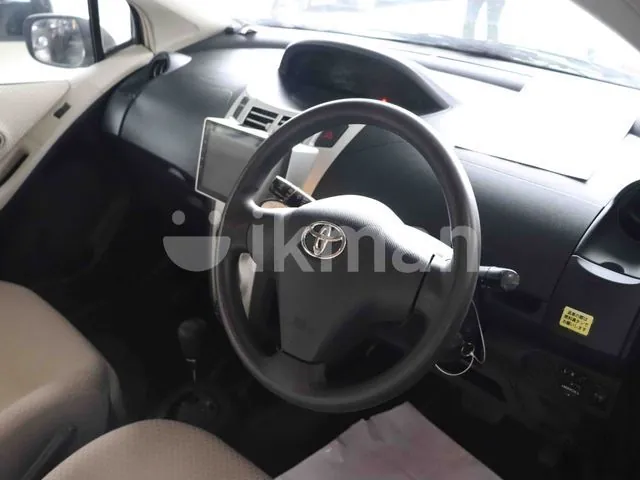 Toyota Vitz 2007 photo 2