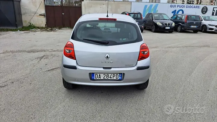 Renault Clio 2006 photo 5