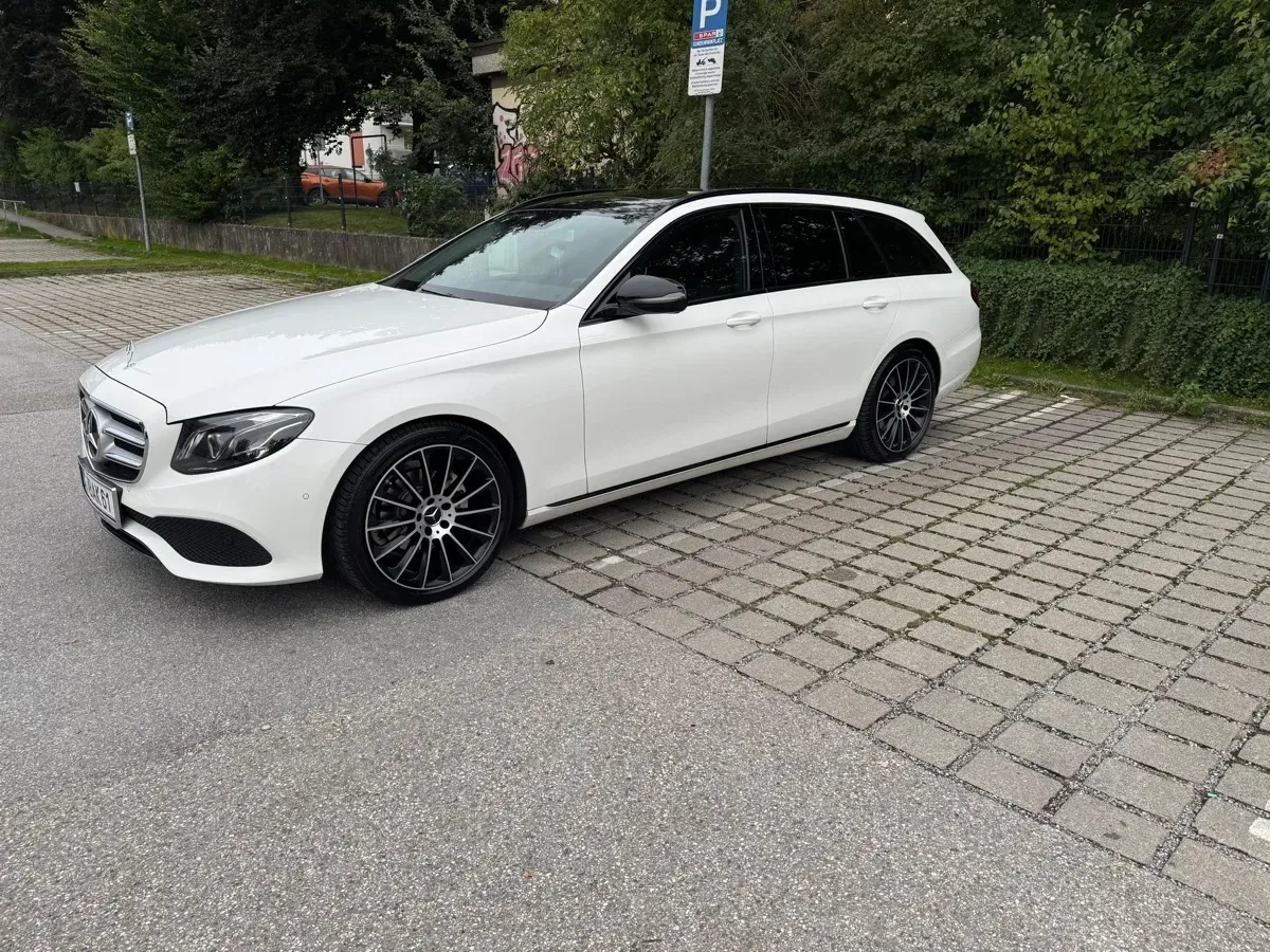 Mercedes-Benz E-Class 2017 photo 2