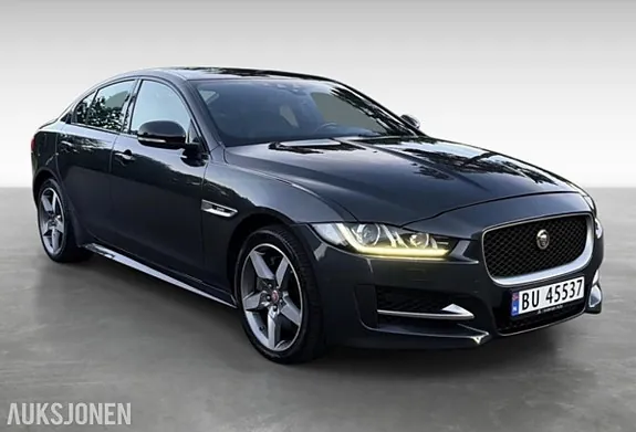 Jaguar Xe 2018 photo 3