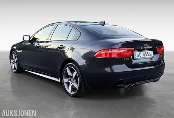 Jaguar Xe 2018 photo 5