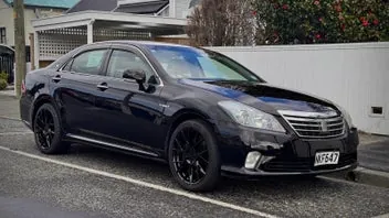 Toyota Crown 2010 photo 2