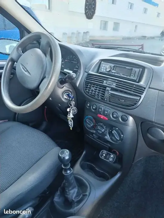 Fiat Punto 2003 photo 3