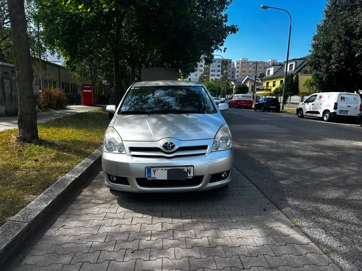 Toyota Verso 2005 photo 2