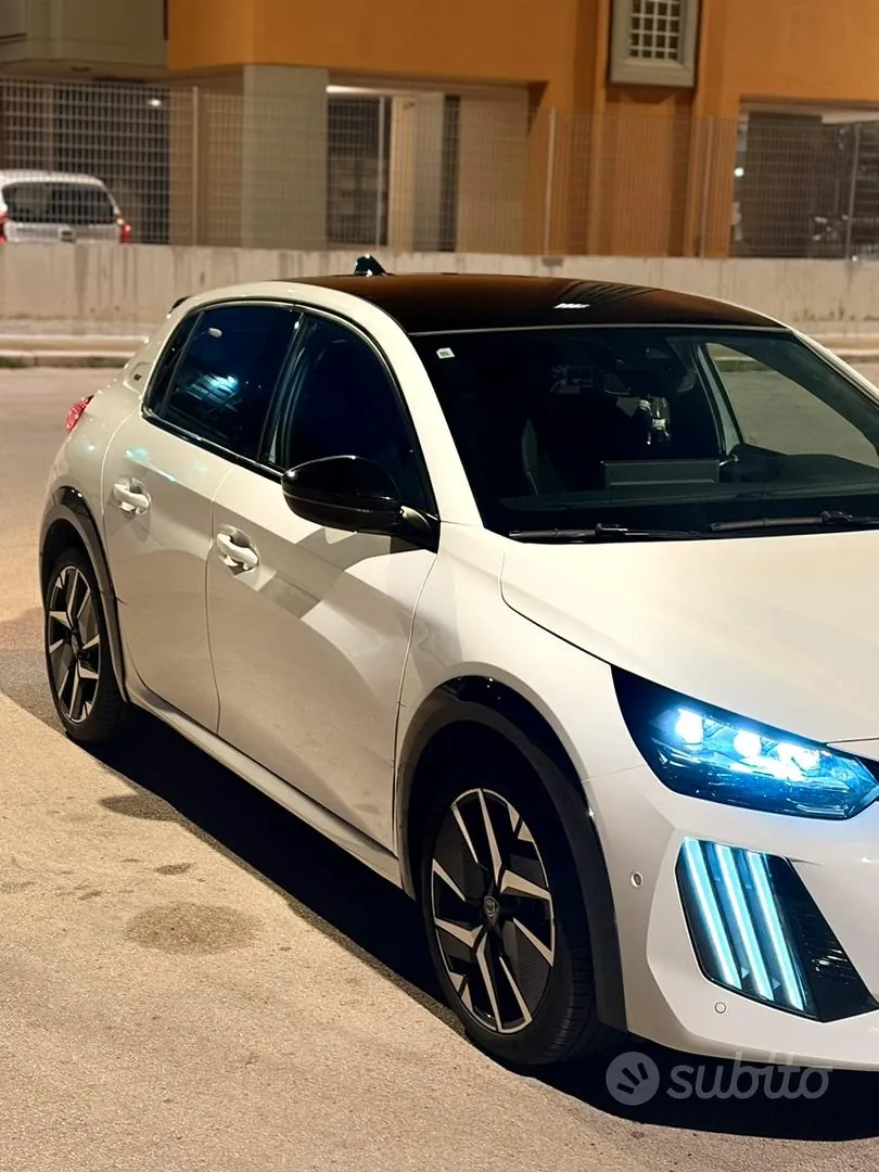 Peugeot 208 2024 photo 2