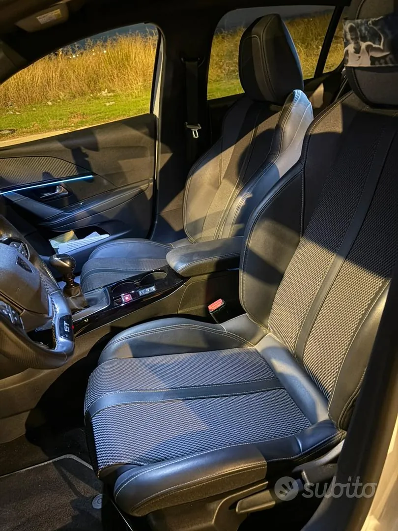 Peugeot 208 2024 photo 5