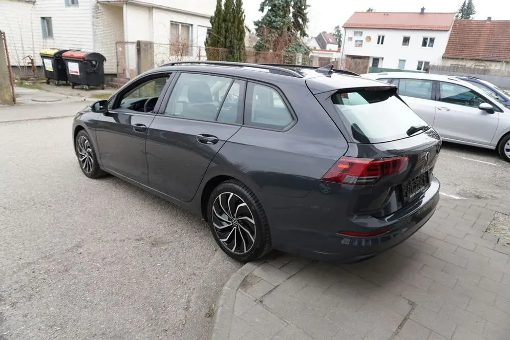 Volkswagen Golf 2024 photo 3