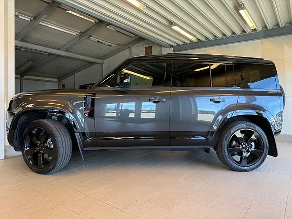 Land Rover Defender 110 2026 photo 2