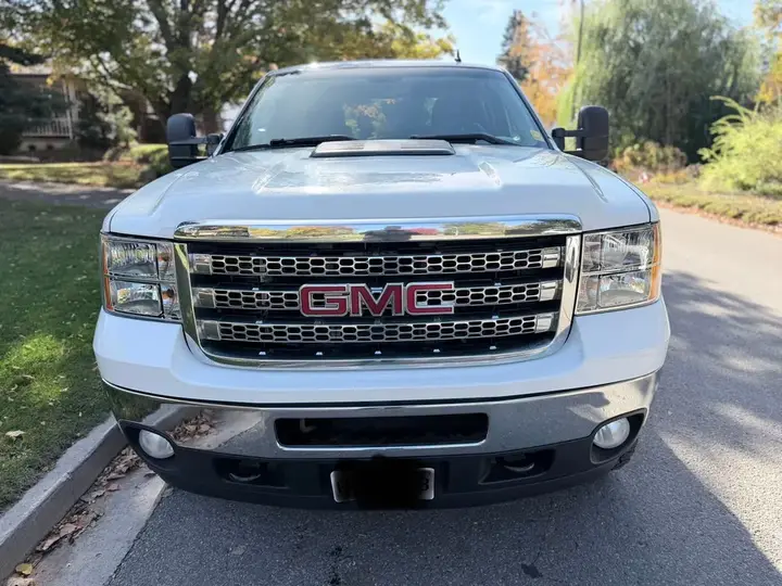 GMC Sierra 3500Hd 2012 photo 2