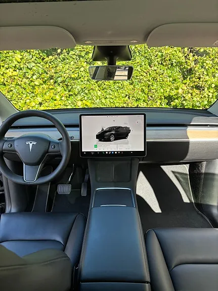 Tesla Model Y 2023 photo 3