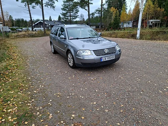 Volkswagen Passat 2003 photo 2