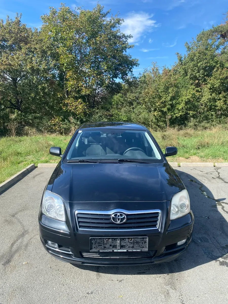 Toyota Avensis 2003 photo 2