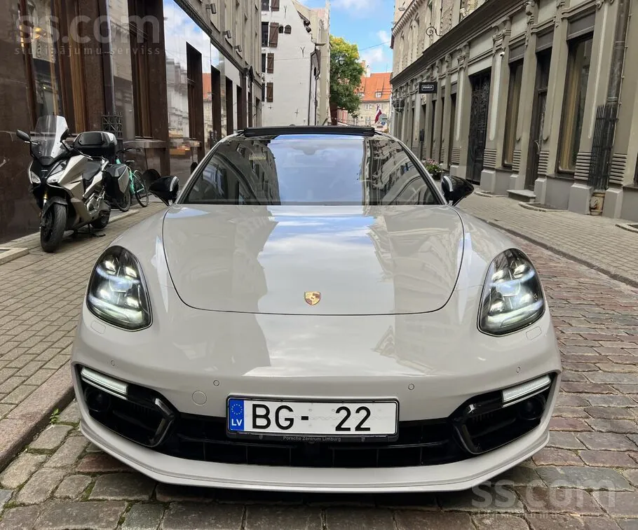 Porsche Panamera 2018 photo 2